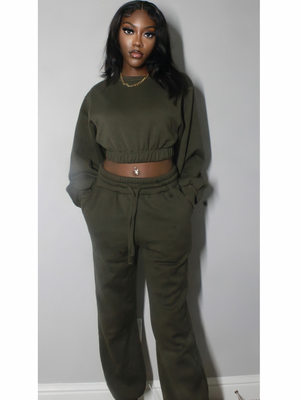 “Crop it” Jogger Sets (olive)